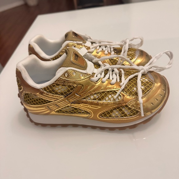 Bottega Veneta Gold - Picture 2 of 6